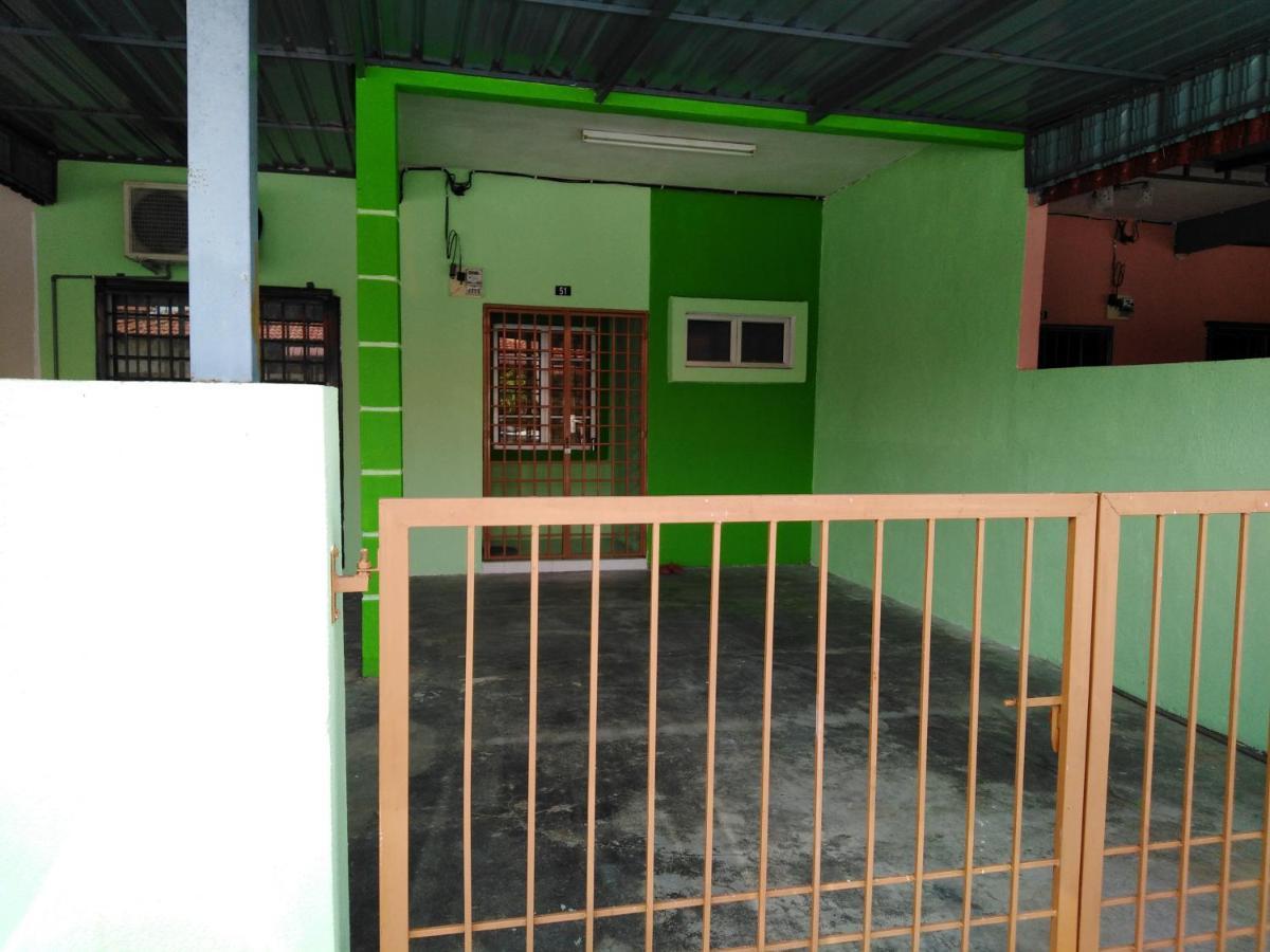 Pelangi Homestay Bota Екстер'єр фото